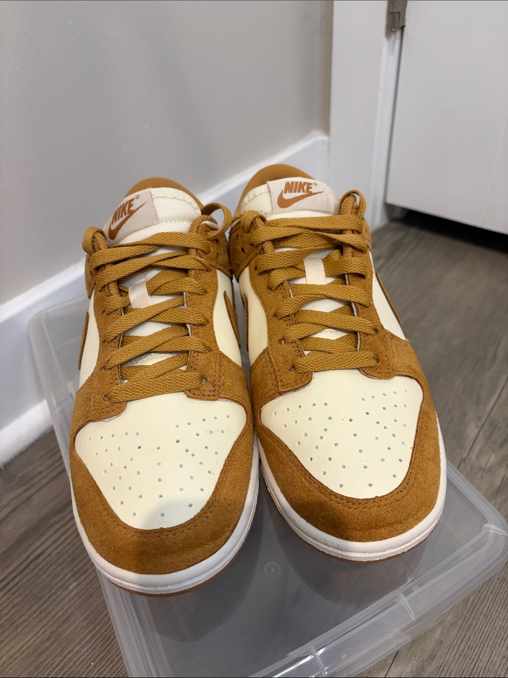 Nike Dunk Low Wheat and Cream Suede - Picture 3 of 6